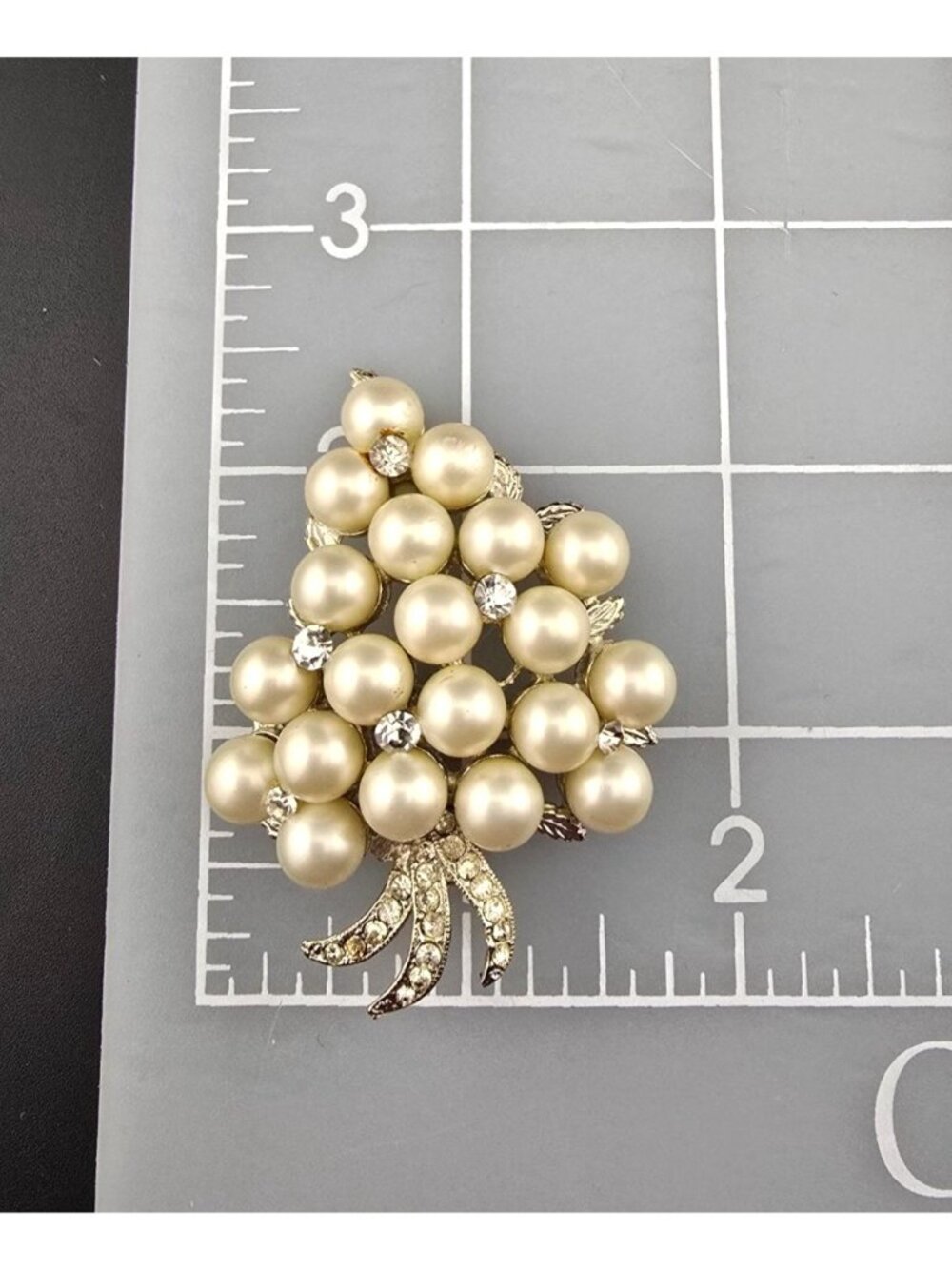 Vintage Pearl & Rhinestone Christmas Tree Brooch Pin Silver Tone READ - Picture 6 of 6